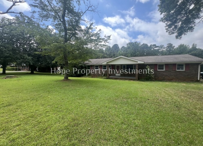69 Belleau Woods Dr in Newnan, GA - Building Photo - Building Photo