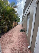 2405 SW 129th Ct in Miami, FL - Building Photo - Building Photo