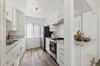 Monroe Manor in Santa Monica, CA - Building Photo - Building Photo