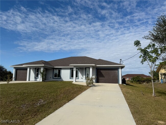 2400 Martin Ave S in Lehigh Acres, FL - Building Photo - Building Photo