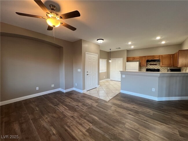 1081 Pleasure Ln in Henderson, NV - Building Photo - Building Photo