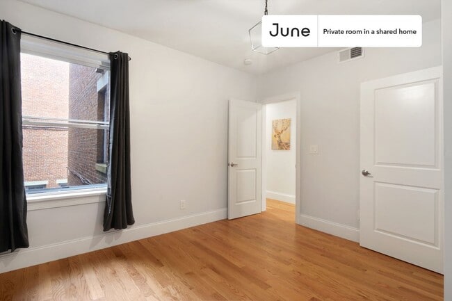 Room in Shared 5 bed/2 bath home, Unit C in Boston, MA - Building Photo - Building Photo