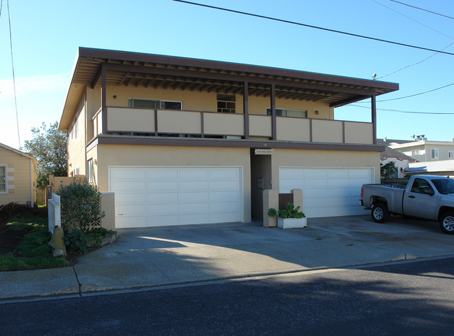 108 Salada Ave in Pacifica, CA - Building Photo - Building Photo