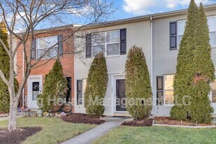 490 Arwell Ct in Frederick, MD - Building Photo