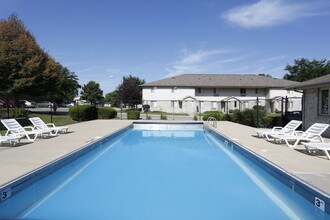 Vernon Les By Sami Apartments Normal Il Other Vernon Les By Sami Apartments In Normal