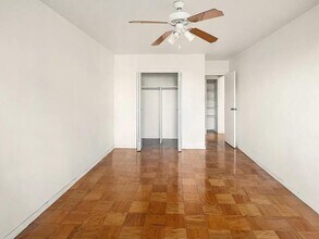 392 Central Prk W in New York, NY - Building Photo - Building Photo