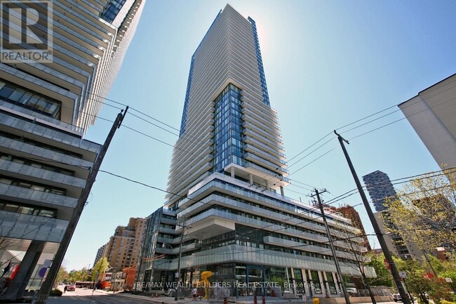 161-2161 Roehampton Ave