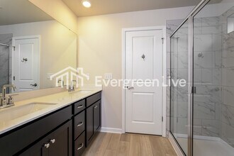 810 Pear Blossom Ct in Winston-Salem, NC - Building Photo - Building Photo