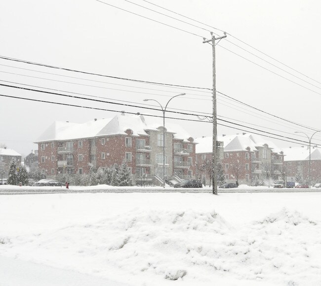 4330 des Sources in Montréal, QC - Building Photo - Building Photo