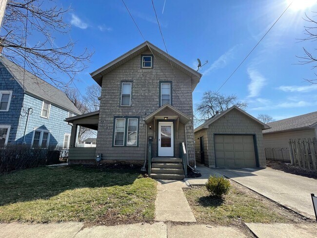 825 Chestnut St in Ashland, OH - Building Photo - Building Photo
