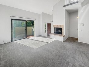 3312 Caminito Eastbluff in San Diego, CA - Building Photo - Building Photo