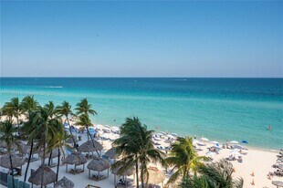 16699 Collins Ave in Sunny Isles Beach, FL - Building Photo