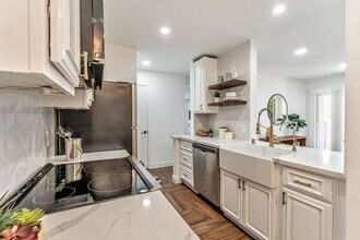 665 Dartmore Ln in Hayward, CA - Building Photo - Building Photo