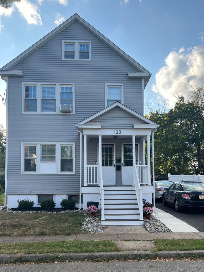 130 Hamilton St, Unit FL 2