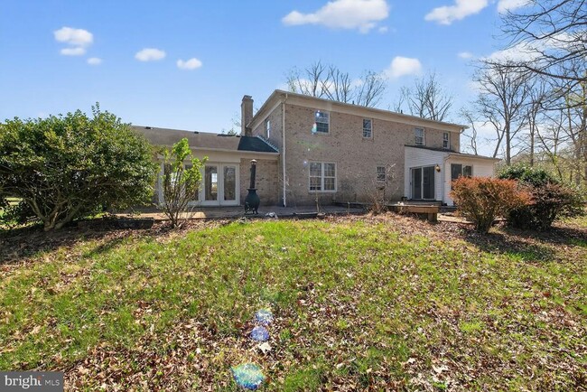 property at 21733 Oatlands Rd