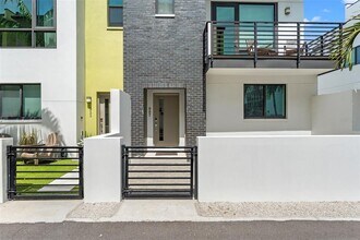 907 Arlington Ave N in St. Petersburg, FL - Building Photo - Building Photo