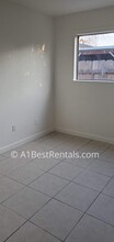 233 Carmillita Way in Modesto, CA - Foto de edificio - Building Photo