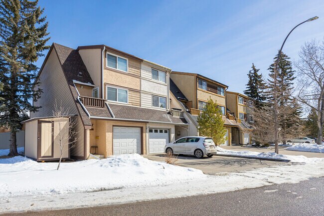1429 Ranchlands Rd NW