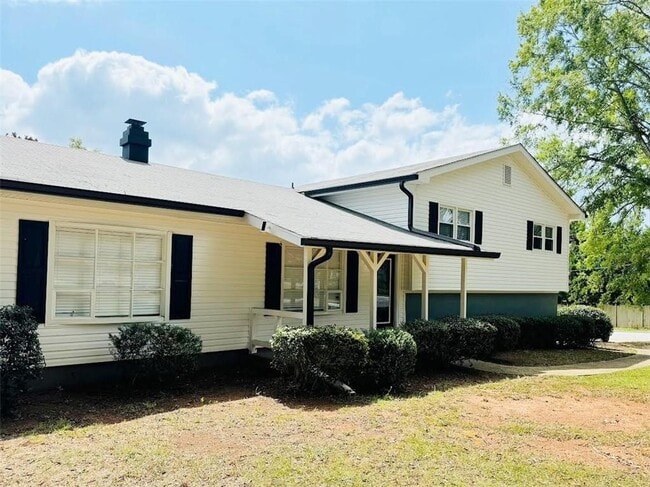 property at 1372 Bennett Rd