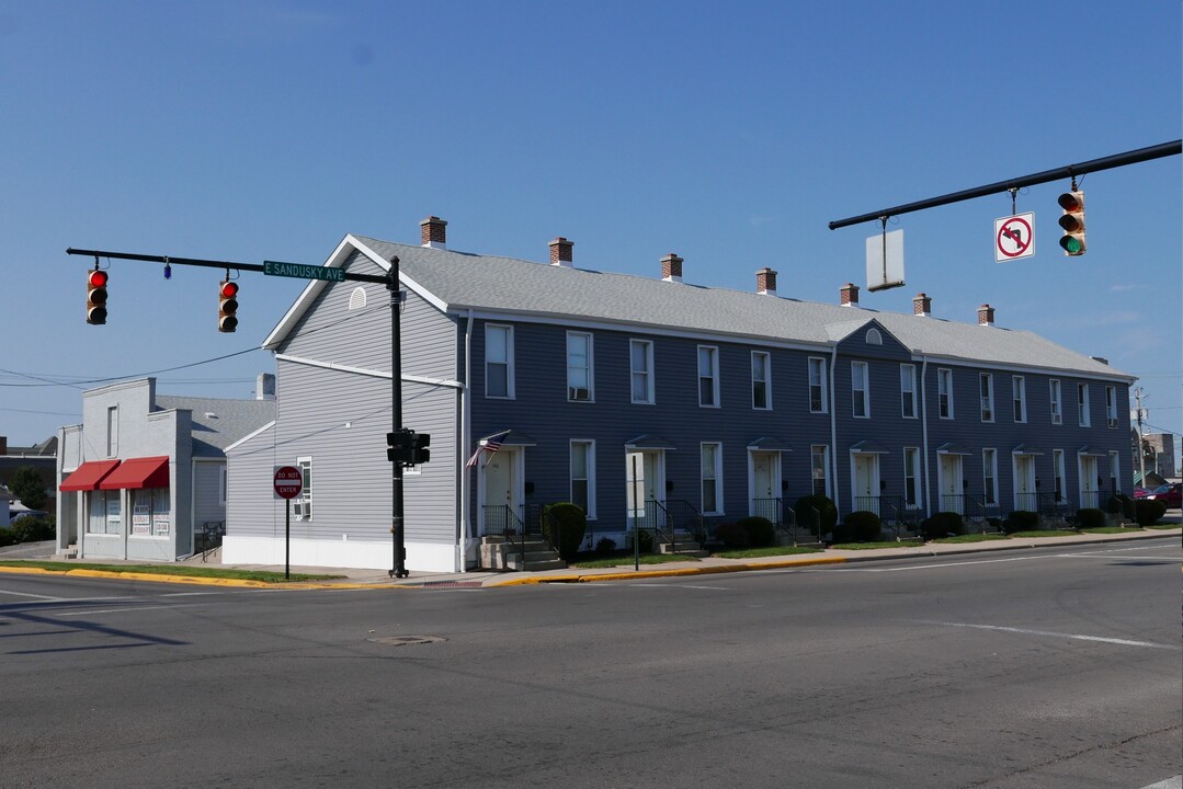 134-146 E Sandusky Ave in Bellefontaine, OH - Building Photo