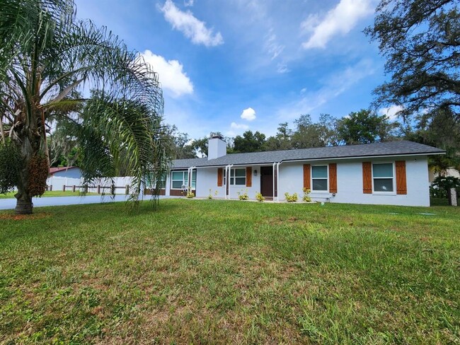 38101 Salem Ave in Zephyrhills, FL - Building Photo - Building Photo