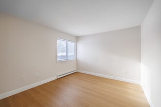 Meadowbrook Estates in Fulton, NY - Building Photo - Interior Photo