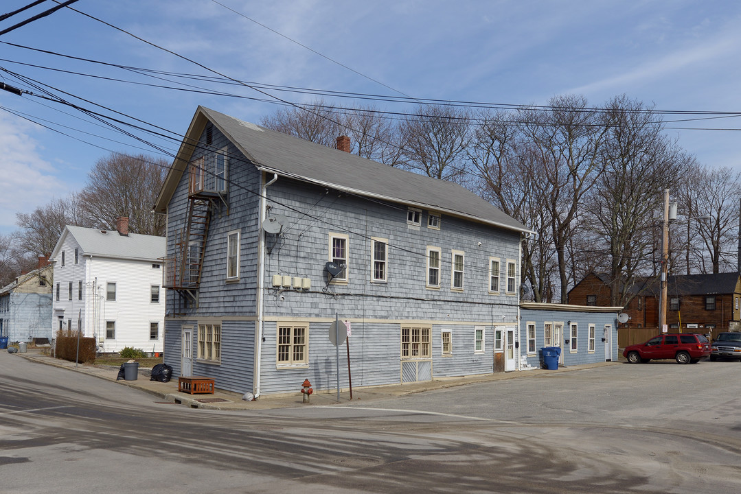 104 Duke St in East Greenwich, RI - Building Photo