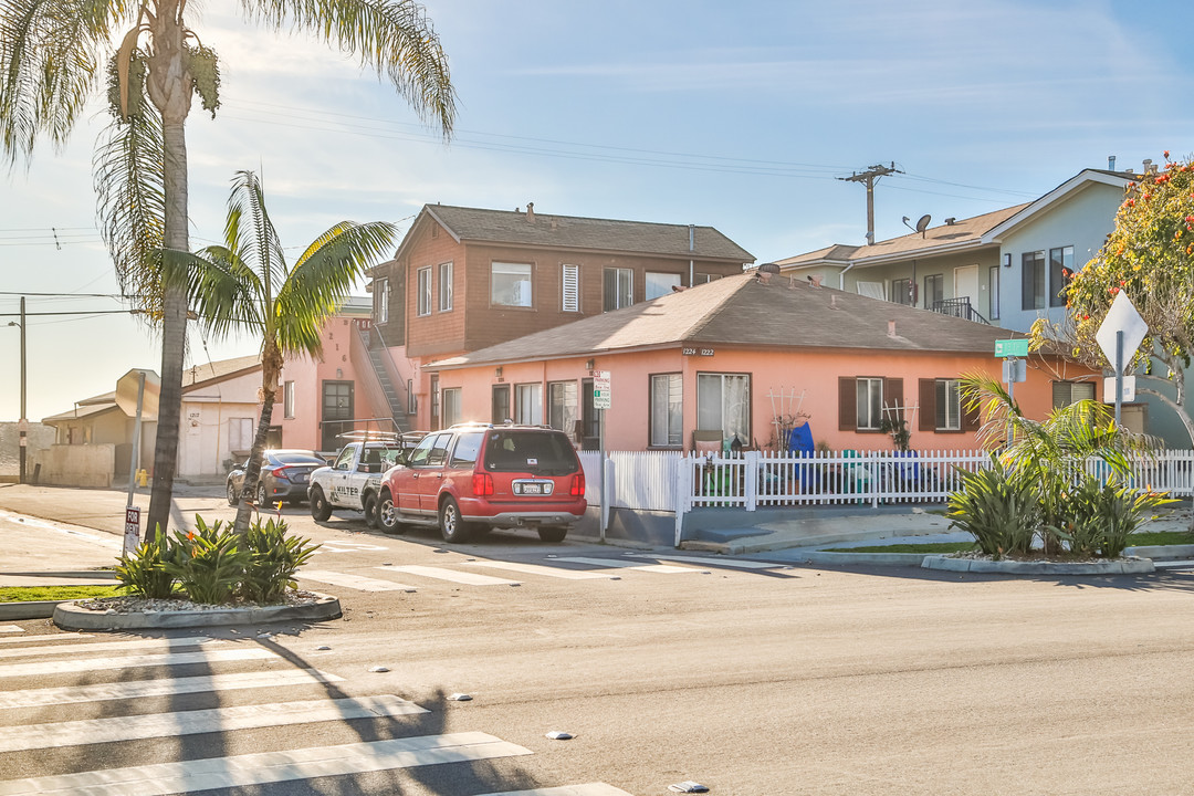 1216 Ocean Ave in Seal Beach, CA - Building Photo