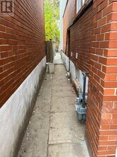 98 Frontenac Ave in Toronto, ON - Building Photo - Building Photo