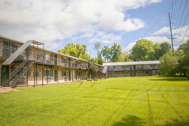 Southmont Apartments in Knoxville, TN - Foto de edificio - Building Photo