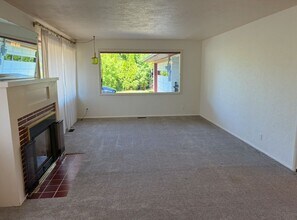 306 S Section St in Burlington, WA - Building Photo - Building Photo