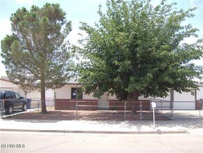 10721 Sunstone St in El Paso, TX - Building Photo - Building Photo