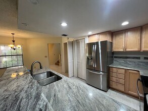 340 Brown Pelican Dr in Daytona Beach, FL - Building Photo - Building Photo
