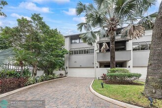40 Portside Dr in Fort Lauderdale, FL - Foto de edificio - Building Photo