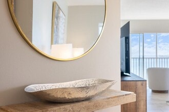 800 Benjamin Franklin Dr in Sarasota, FL - Foto de edificio - Building Photo