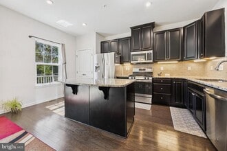 142 Mulberry Dr in Malvern, PA - Building Photo - Building Photo