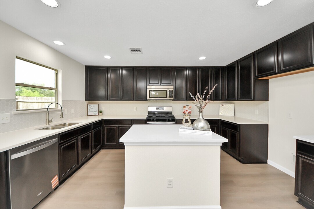 21318 Pine Monte Ridge Ln in Katy, TX - Building Photo