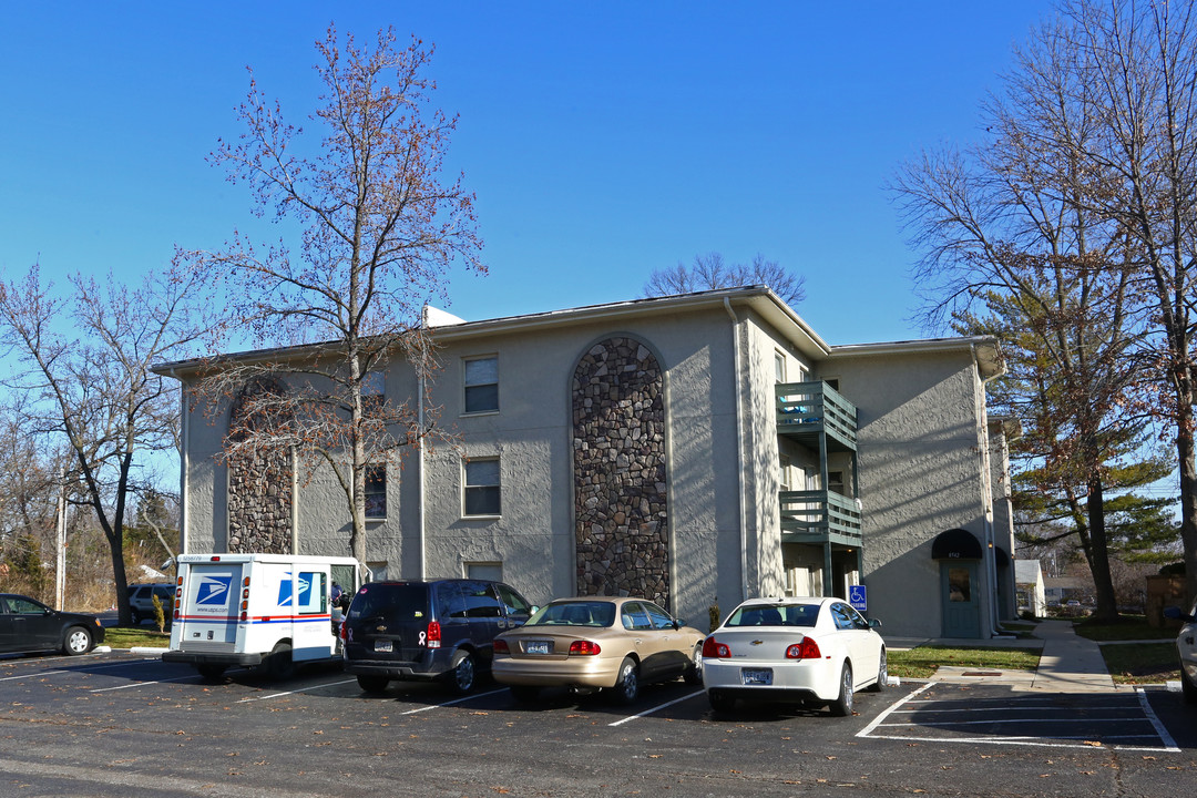 Pine Meadow Garden Apartments in St. Louis, MO - Building Photo