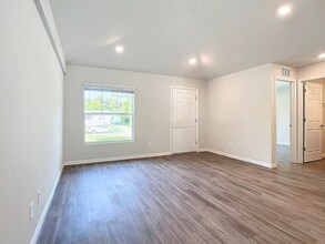 9235 Tacoma Ave in Englewood, FL - Building Photo - Building Photo