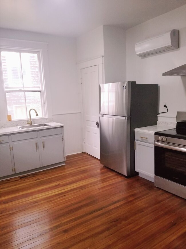 1808 Rivermont Ave-Unit -Apt A in Lynchburg, VA - Building Photo - Building Photo