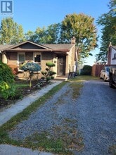 8087 Aintree Dr in Niagara Falls, ON - Building Photo - Building Photo