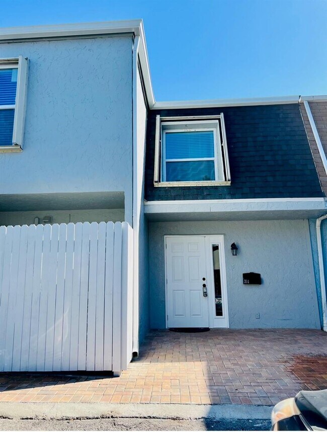 314 Sunshine Dr, Unit 314 in Coconut Creek, FL - Building Photo - Building Photo