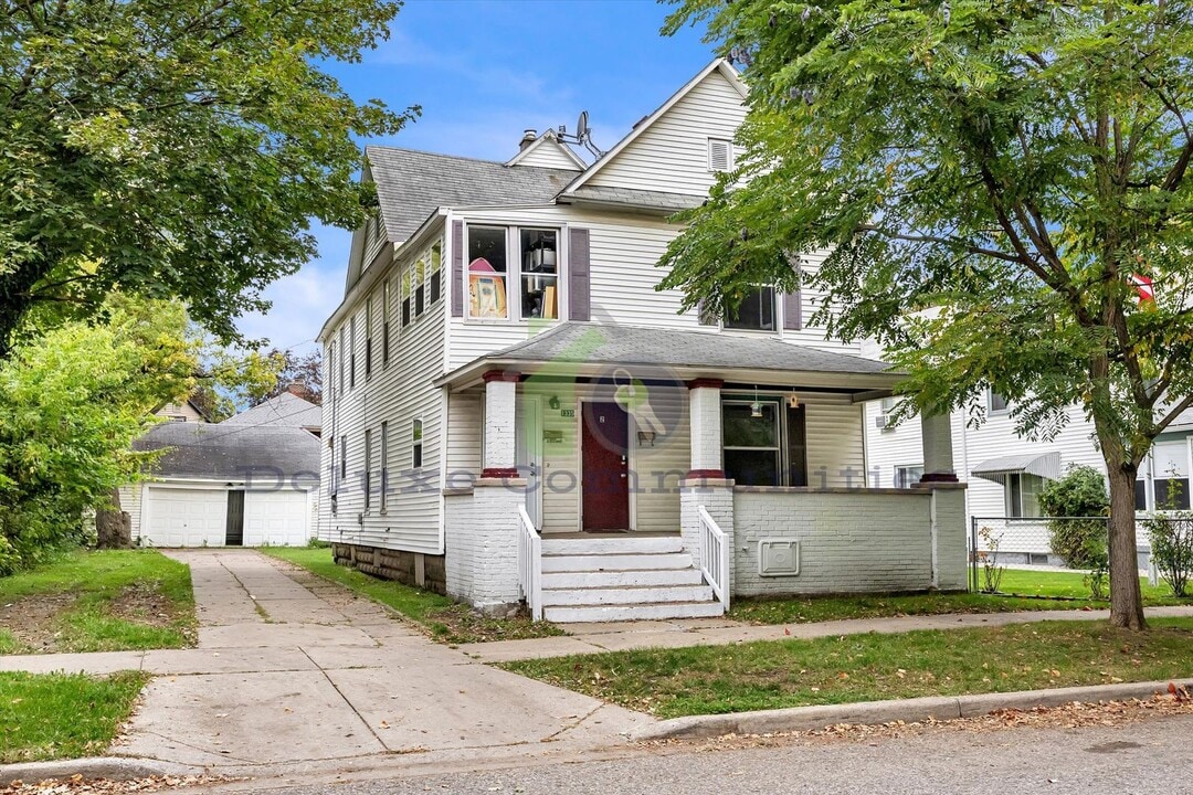 1335 Hamilton Ave NW in Grand Rapids, MI - Building Photo