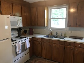 16 Woods Circle Rd in Yarmouth, ME - Building Photo - Building Photo