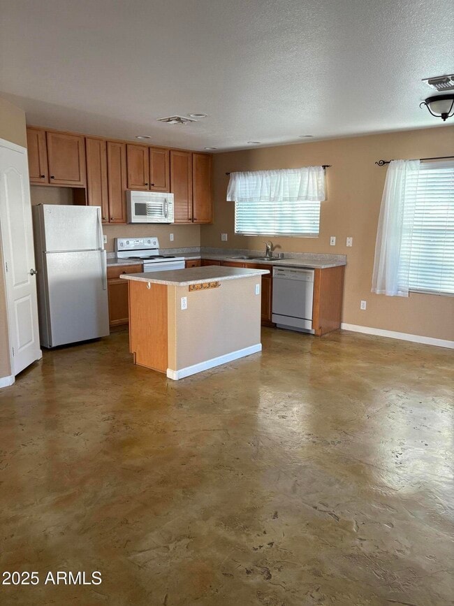 property at 2401 E Peach Tree Dr