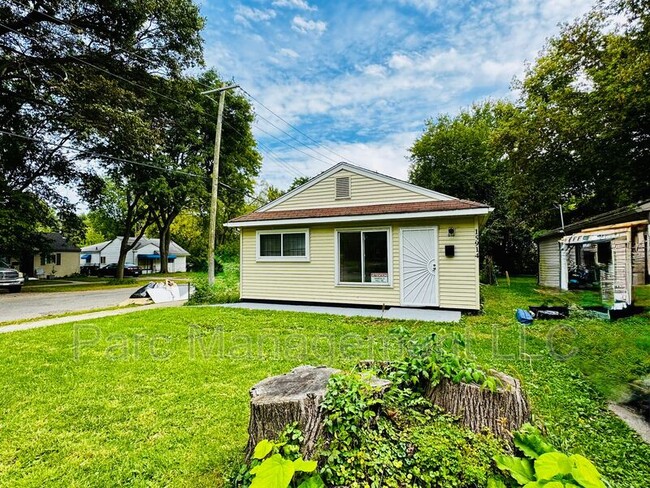 property at 15914 Dacosta St