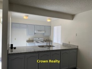 2811 W Mission Ct in Visalia, CA - Building Photo - Building Photo