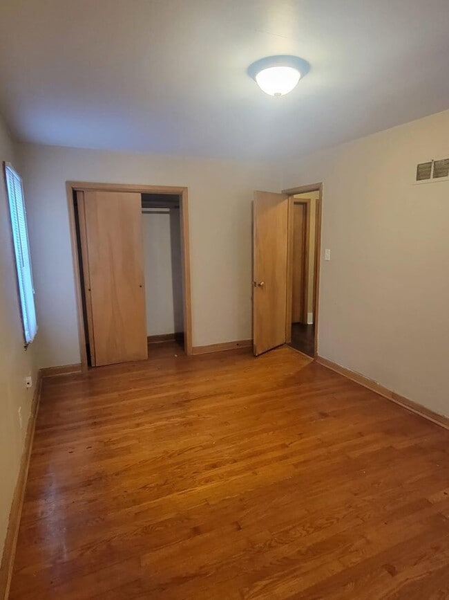 6317-6319-6319 W Girard Ave in Milwaukee, WI - Building Photo - Building Photo