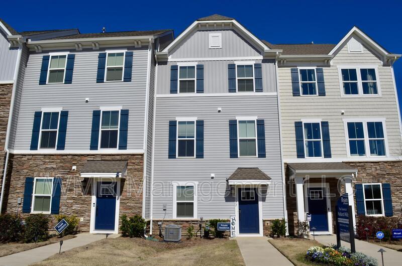 1122 Newell Towns Ln in Charlotte, NC - Building Photo