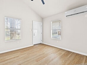 207 Alvarez Pl in San Antonio, TX - Building Photo - Building Photo